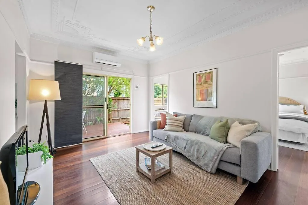 Quiet & Bright Art Deco Apartment By New Farm Park Brisbane Australia